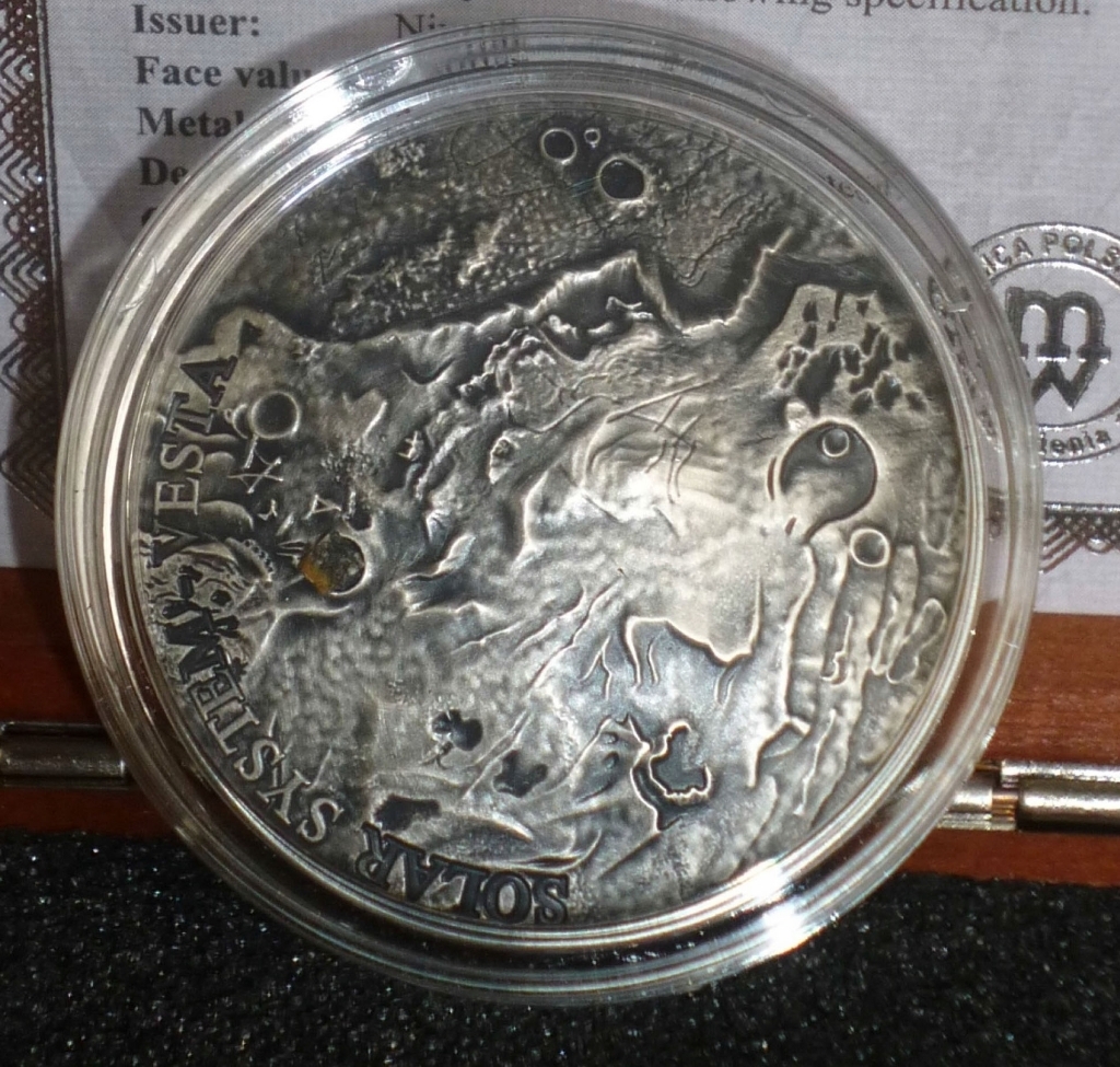 Prawdziwy Meteoryt Westa Układ Słoneczny (Monety Srebrne, Monety dolarowe, Monety Świata, Australia i Oceania)_660 Prawdziwy Meteoryt Westa Układ Słoneczny (Monety Srebrne, Monety dolarowe, Monety Świata, Australia i Oceania)_660